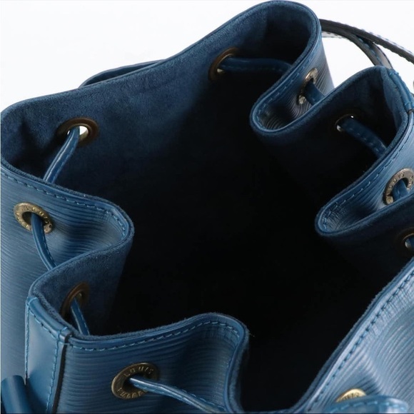 Louis Vuitton Petit Noe Bucket Bag Blue Epi Leather Luxury Drawstring Shoulder - Picture 8 of 9